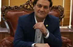 ثبت رسمی اراضی کشاورزی، نه‌تنها یک الزام قانونی بلکه یک ضمانت عملی برای حفظ مالکیت و پیشگیری از دعاوی ملکی است. هرچه زودتر نسبت به ثبت رسمی اقدام شود، از بروز مشکلات حقوقی و اداری در آینده جلوگیری خواهد شد. اگر شما درگیر دعاوی مربوط به ثبت رسمی اراضی کشاورزی، اختلافات وراثتی، دعاوی افراز و تفکیک، یا تعارض اسناد ملکی هستید، بهره‌گیری از تجربه یک وکیل متخصص ملکی در کاشان می‌تواند مسیر شما را بسیار کوتاه‌تر و مطمئن‌تر کند. 📌 دفتر حقوقی دکتر سید میثم رضویه، وکیل پایه یک دادگستری و استاد دانشگاه، آماده ارائه مشاوره و پیگیری پرونده‌های شما در زمینه ثبت رسمی اراضی کشاورزی و دعاوی ملکی و ثبتی می‌باشد. ☎️ جهت مشاوره می‌توانید با شماره‌های ۰۹۱۳۳۶۳۷۳۶۷ و ۰۳۱۵۵۸۰۱۰۴۱ تماس بگیرید یا به دفتر وکالت واقع در کاشان، بلوار دانش، دانش ۲۳، مجتمع امین، طبقه ۴ مراجعه نمایید. ثبت رسمی اراضی کشاورزی سند رسمی زمین کشاورزی ثبت املاک و اراضی مالکیت زمین کشاورزی الزام به ثبت معاملات غیرمنقول ثبت زمین کشاورزی بدون سند آثار ثبت رسمی زمین در دعاوی انتقال سند زمین کشاورزی خرید و فروش زمین با سند رسمی افراز و تفکیک زمین کشاورزی دعاوی مربوط به اراضی کشاورزی ثبت املاک مشاع حفاظت حقوق مالکیت کشاورزی چگونه زمین کشاورزی را ثبت کنیم؟ ثبت زمین کشاورزی چه مزایایی دارد؟ زمین بدون سند چگونه قابل ثبت است؟ وام با سند زمین کشاورزی چگونه است؟ وراثت زمین کشاورزی بدون سند چگونه است؟ آیا زمین مشاع کشاورزی قابل ثبت رسمی است؟